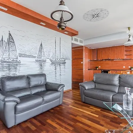 Apartamento Golden An Hryniewickiego 6a