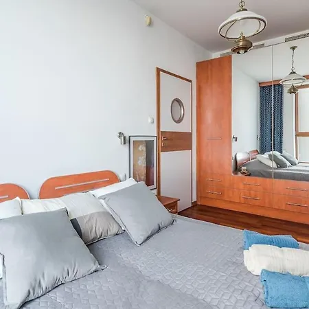 Golden An Hryniewickiego 6a Apartamento