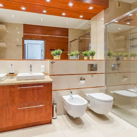 Apartamento Golden An Hryniewickiego 6a *